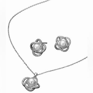 Pearl & Crystal Flower Pendant Necklace - Silver Tone